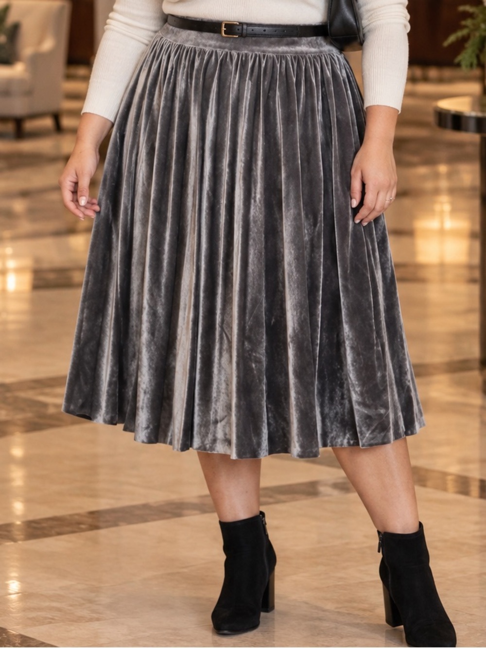 MetroWear - NWT Velvet Gray Pleated Midi Skirt Size XL